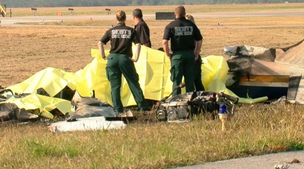 PHOTO: 'Several deaths' occurred after a twin-engine plane crashed at an airport in Bartow, Fla., on Dec. 24, 2017.