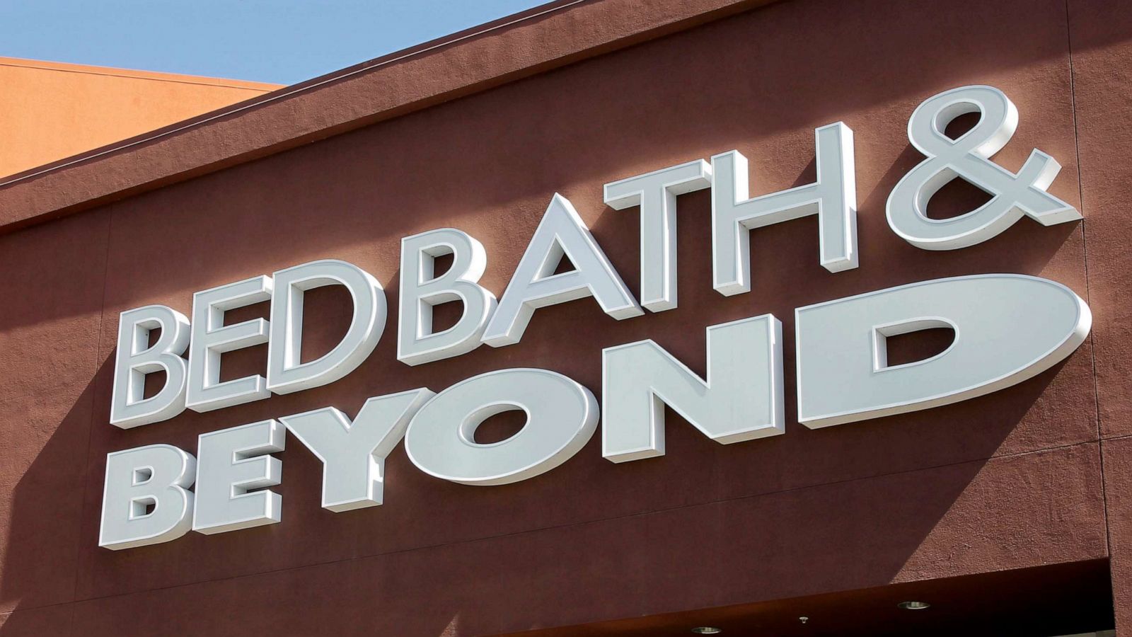 PHOTO: A Bed Bath & Beyond sign is displayed, May 9, 2012, in Mountain View, Calif.