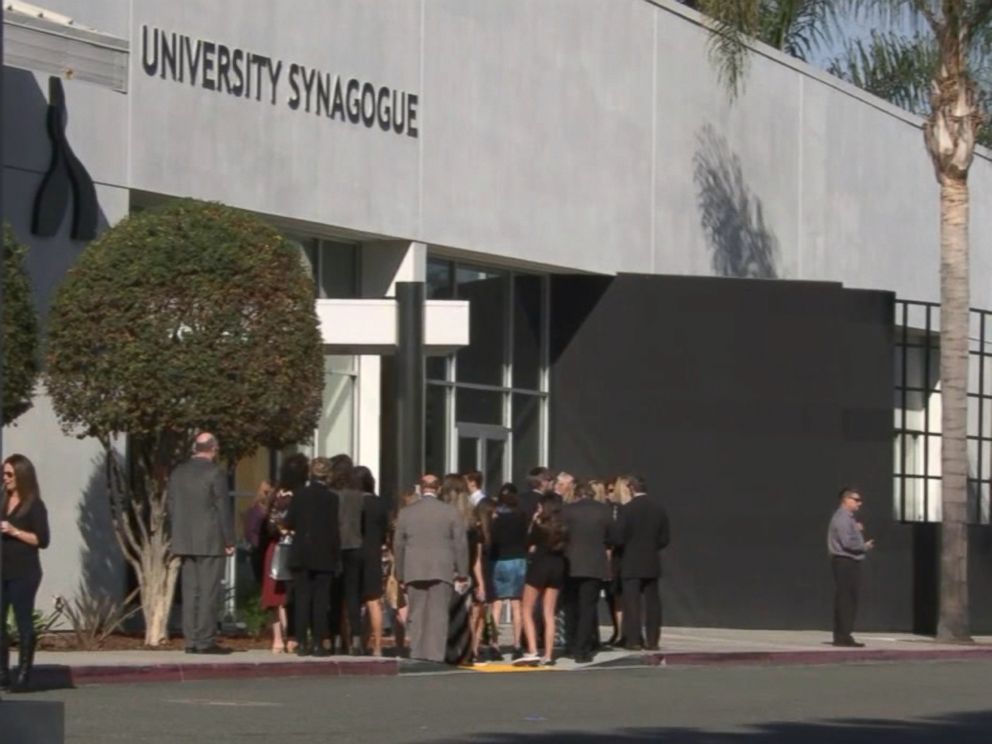 PHOTO: A memorial service for slain University of Pennsylvania student Blaze Bernstein was held at a synagogue in Irvine, Jan. 15, 2018.