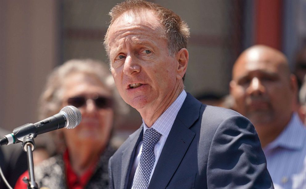 PHOTO: LAUSD Superintendent Austin Beutner speaks during a press conference at Western Avenue Elementary School in Los Angeles, June 5, 2019.