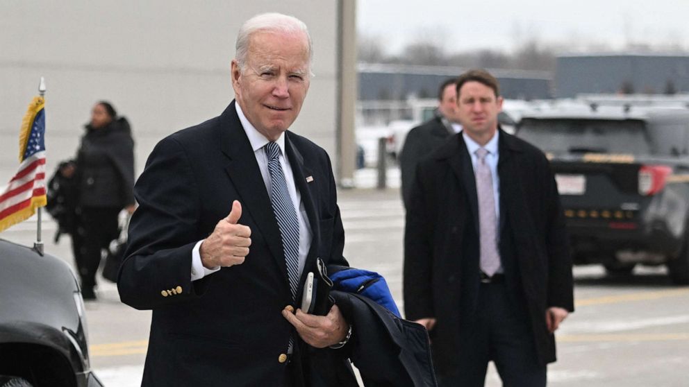 PHOTO: President Joe Biden gives a thumbs up as he arrives to board Air Force One at Hancock Field Air National Guard Base in Syracuse, N.Y., on Feb. 4, 2023.