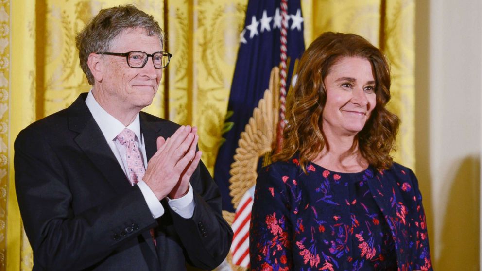 PHOTO: Bill and Melinda Gates are presented with the 2016 Presidential Medal Of Freedom by President Obama at White House, Nov. 22, 2016, in Washington.