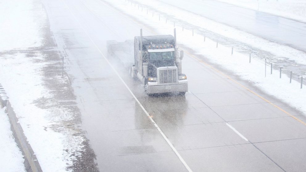 Blizzard winding down after dumping 2 feet of snow on Plains - ABC News