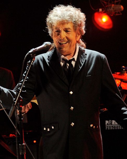 Bob Dylan Sells His Entire Songwriting Catalog to Universal Music - The New  York Times