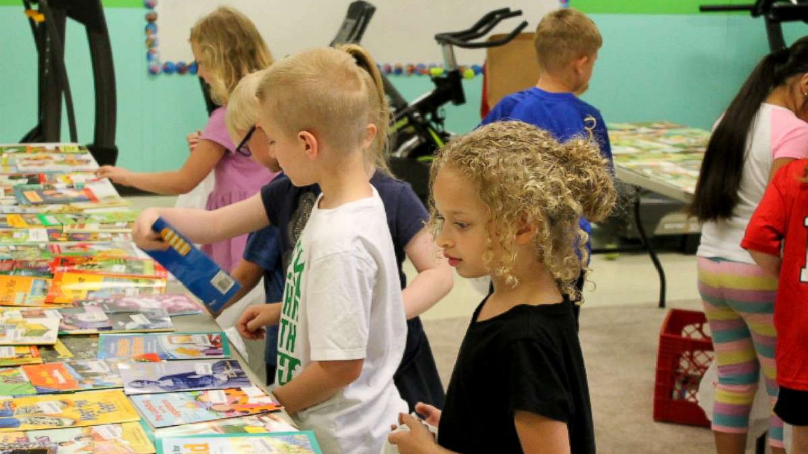 PHOTO: Students at South Polk Elementary School in Old Fort, Tennessee on Free Book Giveaway Day in May 2018.