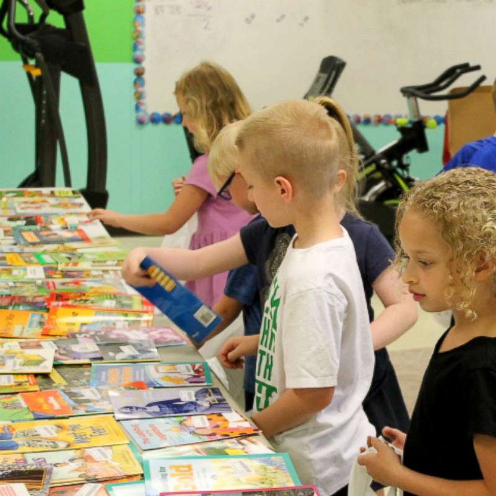 VIDEO: Mother-daughter duo donated 16,000 books to students