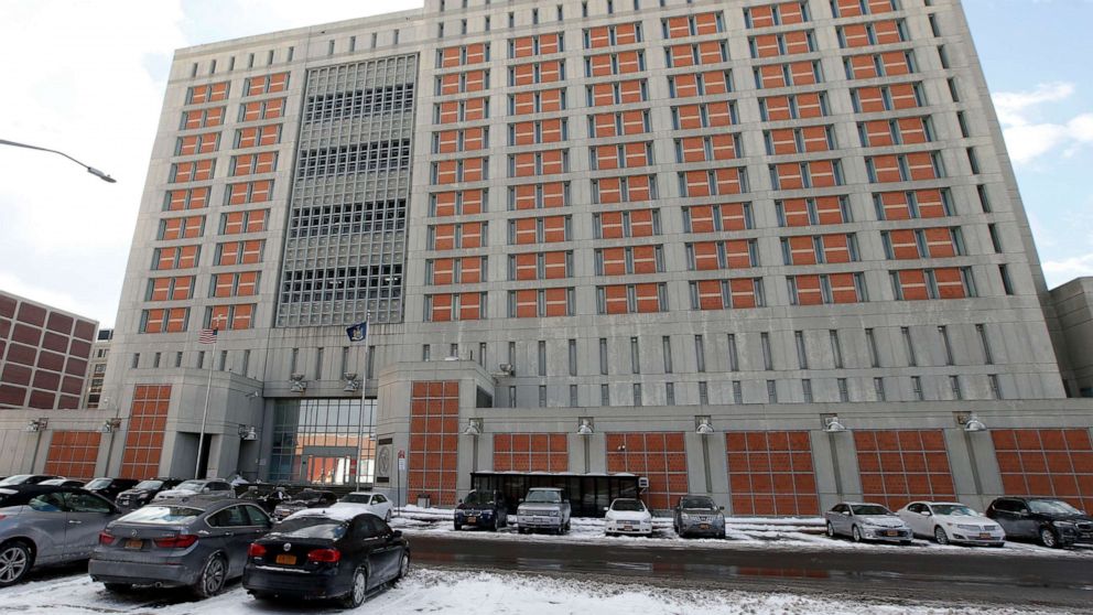 PHOTO: The Metropolitan Detention Center stands in the New York, Jan. 8, 2017.