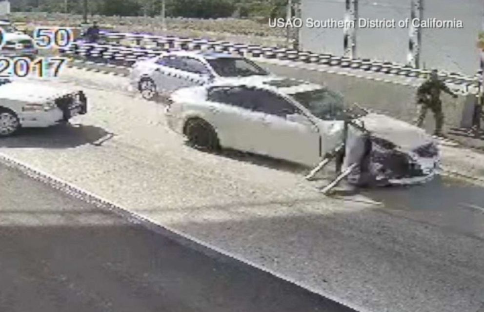 PHOTO: A car transporting illegal immigrants races through checkpoint in Pine Valley, Calif. 