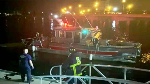 1 Dead 7 Rescued After Boston Harbor Boating Accident Abc News