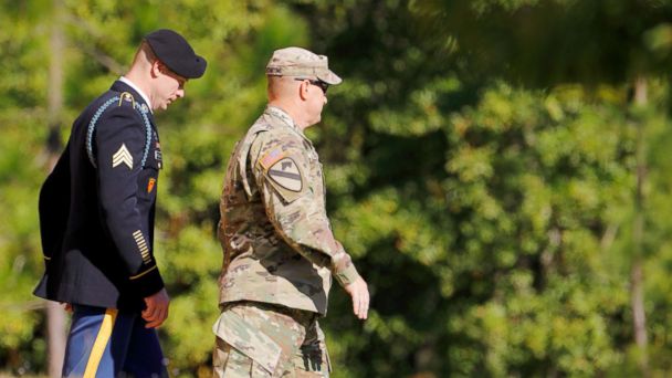 Doctor testifying in defense of Bergdahl says he suffers from PTSD Doctor testifying in defense of Bergdahl says he suffers from PTSD