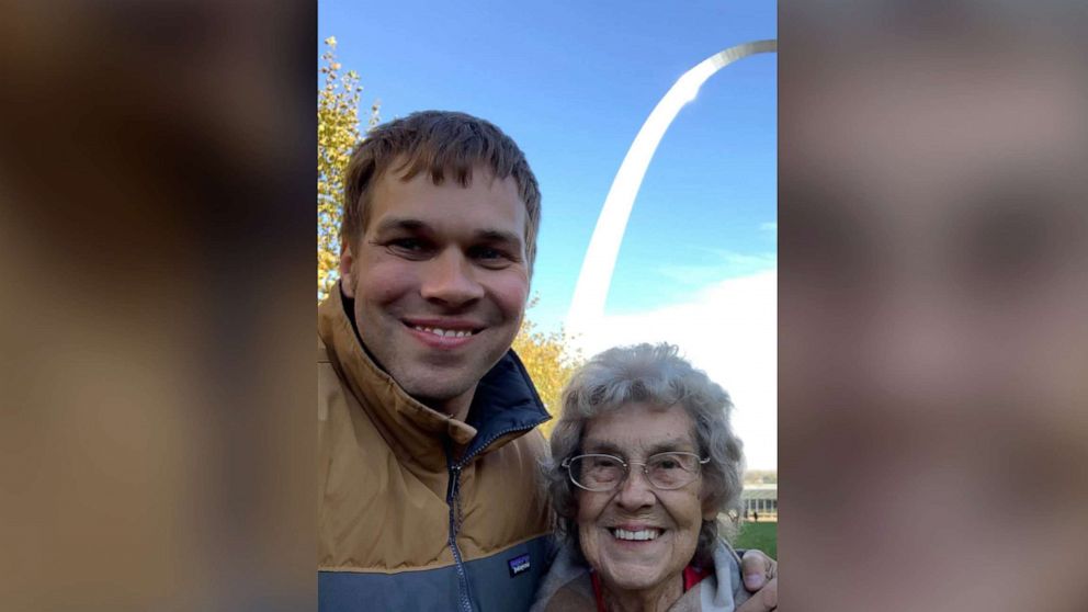 VIDEO: Grandma-grandson duo road trip to 29 US national parks and counting