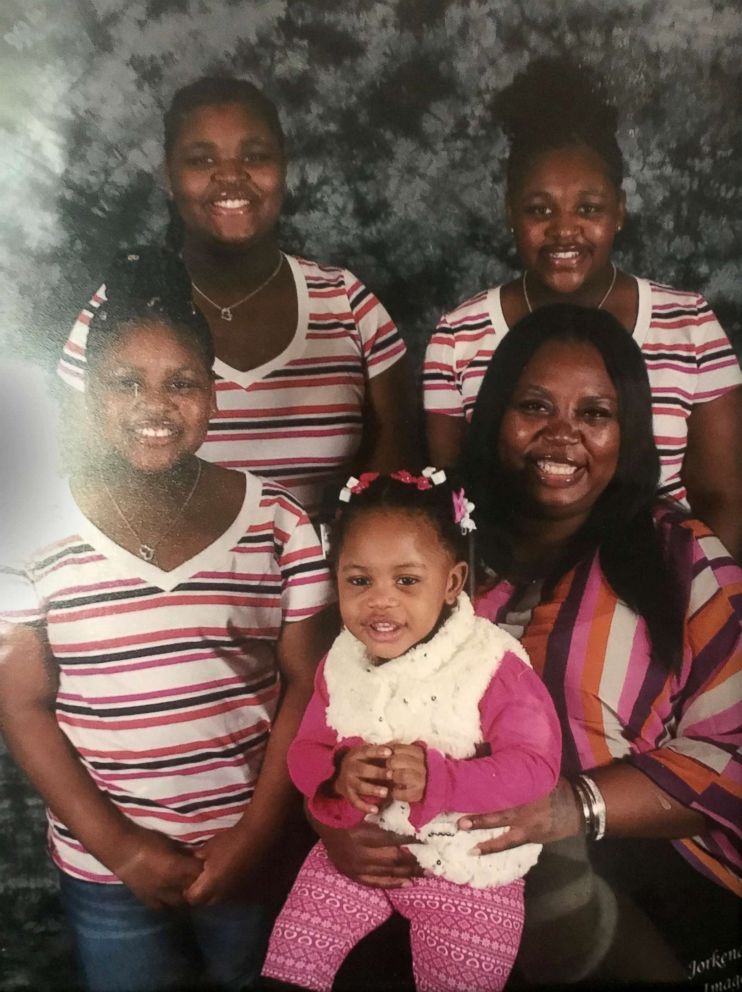 PHOTO: Brandi Owens and her four daughters: Timari, Timiyah, Timira and Mar'qai.