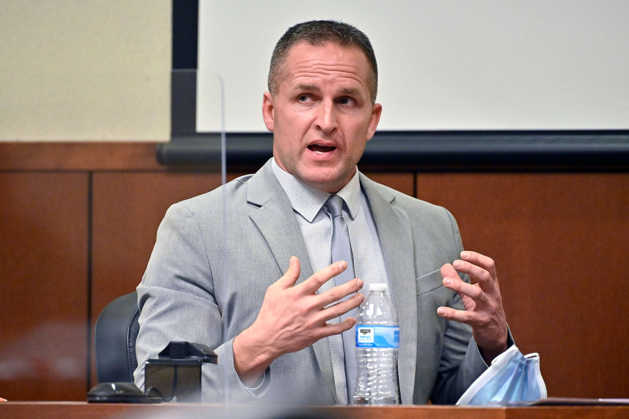 PHOTO: Former Louisville Police Officer Brett Hankison discusses the muzzle flashes that he saw coming from the apartment as he is questioned by the prosecution in Louisville, Ky., March 2, 2022.