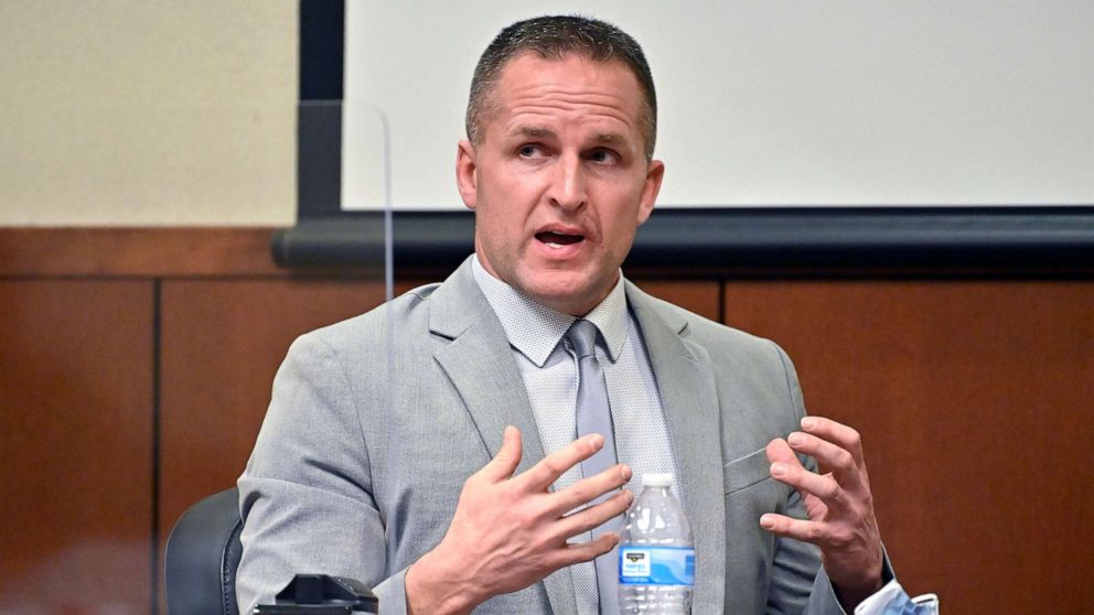 PHOTO: Former Louisville Police Officer Brett Hankison discusses the muzzle flashes that he saw coming from the apartment as he is questioned by the prosecution in Louisville, Ky., March 2, 2022.