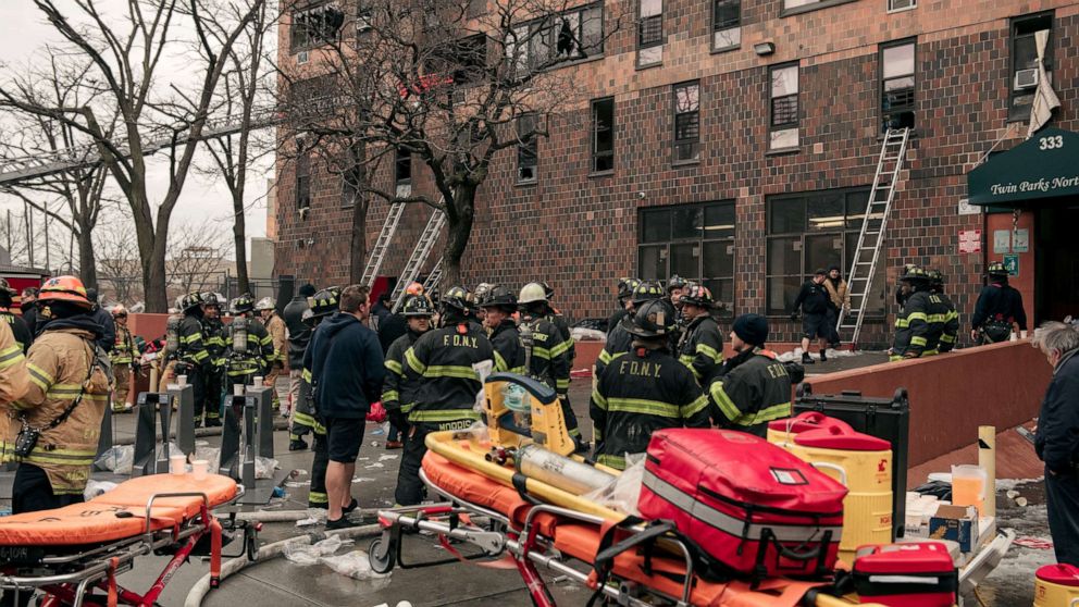 Open door allowed smoke to spread throughout building in deadly fire, New York City mayor says