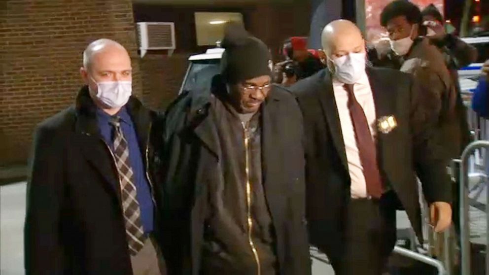 PHOTO: Kevin Gavin, center, was charged in connection with three murders at a NYCHA complex in Brooklyn.