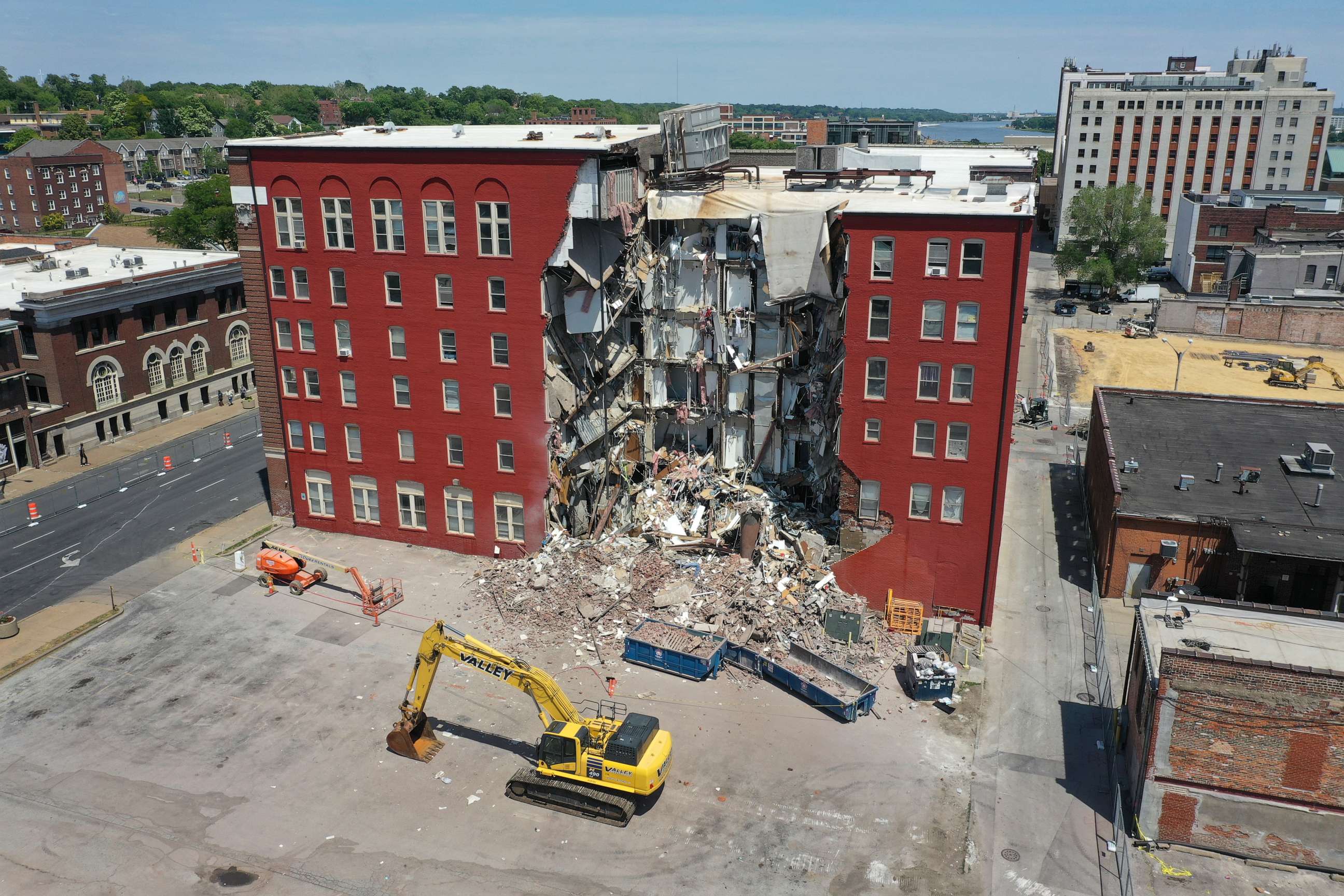 PHOTO: An aerial view shows a section of a six-story apartment building that collapsed in Davenport, Iowa, on May 29, 2023.