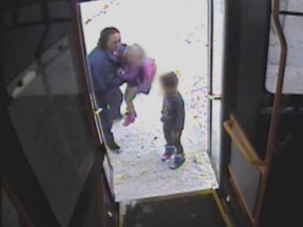 Children, ages 2 and 6, found wandering in the snow rescued by bus driver -  ABC News