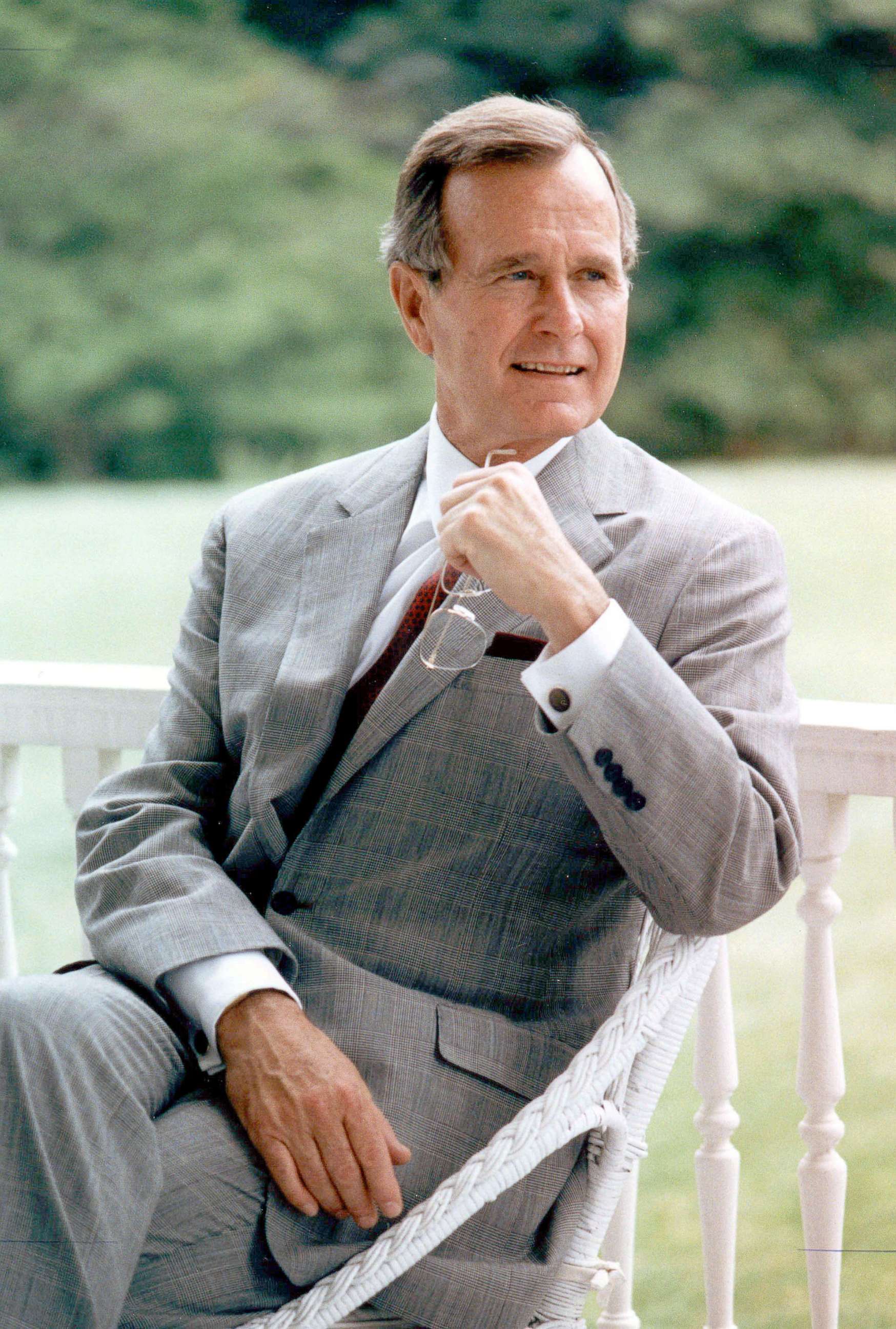 PHOTO: George H.W. Bush in 1985.