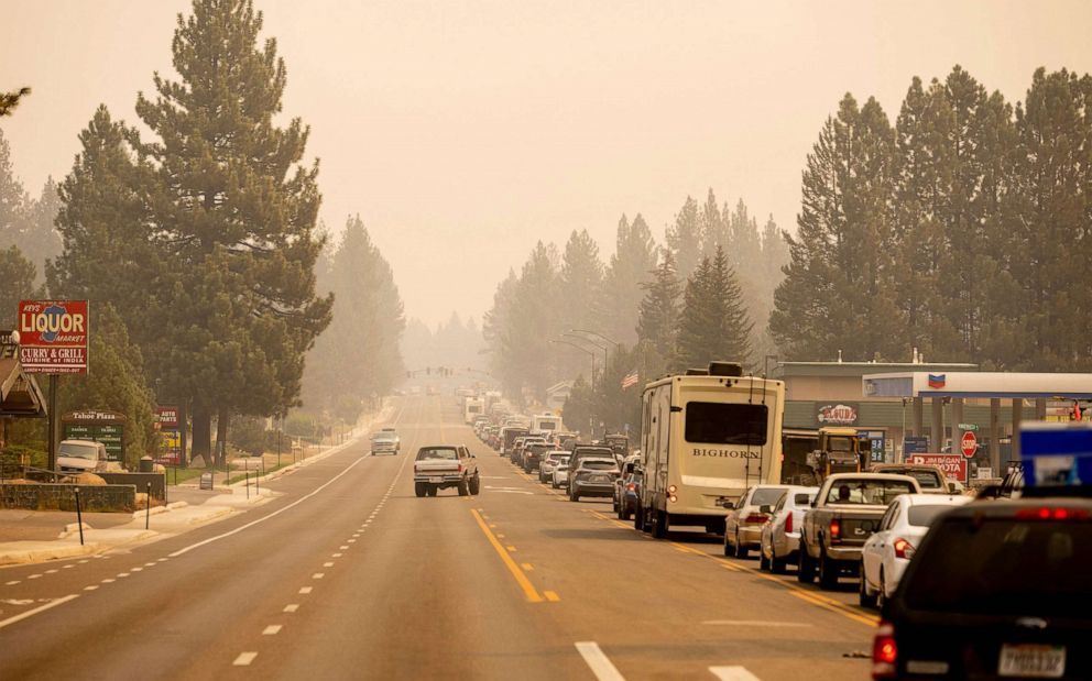PHOTO: Residents evacuate as the Caldor fire approaches in South Lake Tahoe, Calif., Aug. 30, 2021.  
