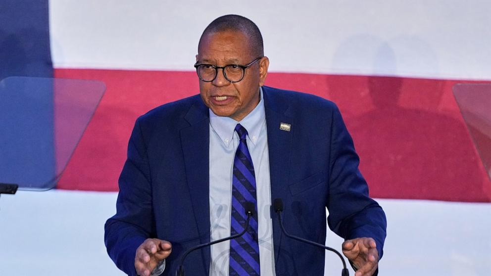 New Jersey Lt. Gov. resigns after ethics probe