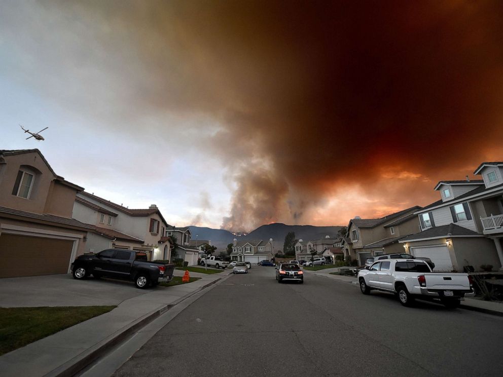 Fast-moving 1,400-acre Brush Fire Prompts Mandatory Evacuations In ...