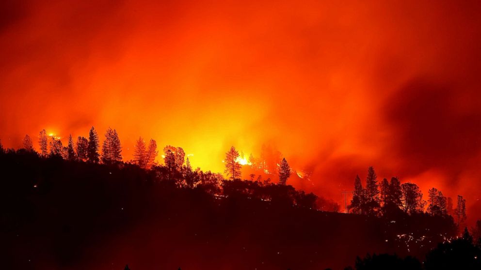 PHOTO: The Camp Fire burns in the hills, Nov. 11, 2018 near Oroville, Calif.