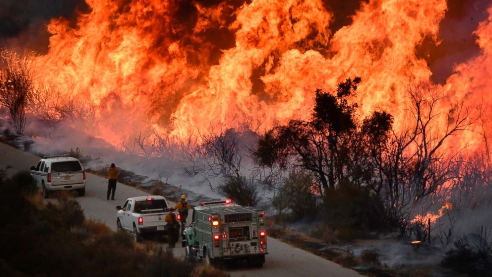 PHOTO: U.S. forest fire crews fight fire with fire as they set off huge backfires to cut off the northern flank of the Thomas fire near Rose Valley recreation area in Los Padres National Forest in California, Dec. 9, 2017.