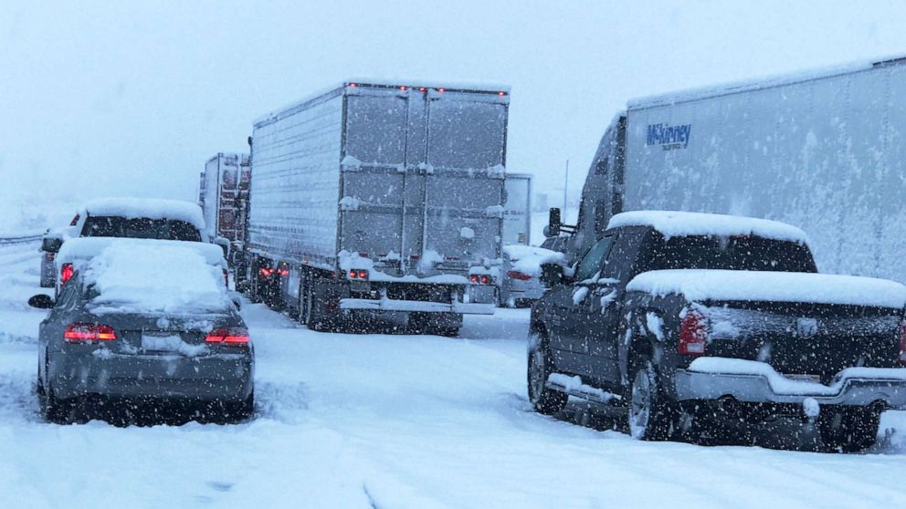 Major storm moving east with heavy snow, severe thunderstorms - ABC News
