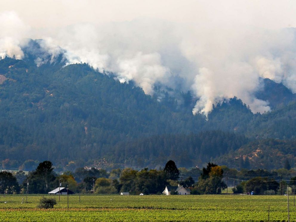 PHOTO: Wildfires are seen on a hillside, Oct. 16, 2017 in Oakville, Calif.