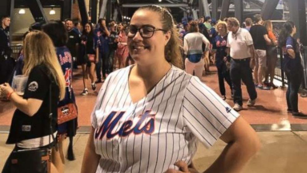 Mets mascot surprises girl with 'prom-posal' after tweet