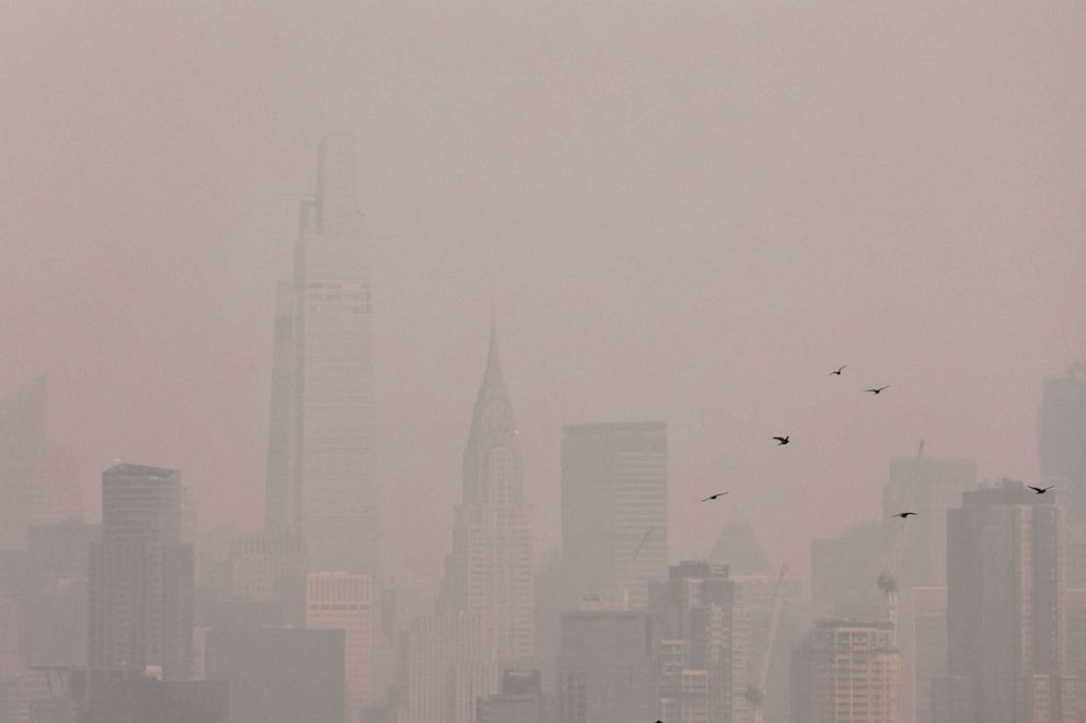 Wildfire Smoke And Air Quality Updates Northeast Flights Disrupted Abc News 7104