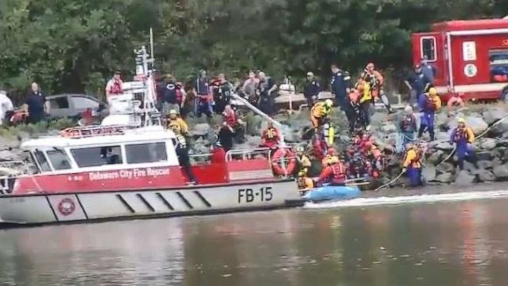 3 Young People Dead Child Missing After Car Plunges Into Delaware Canal Abc News