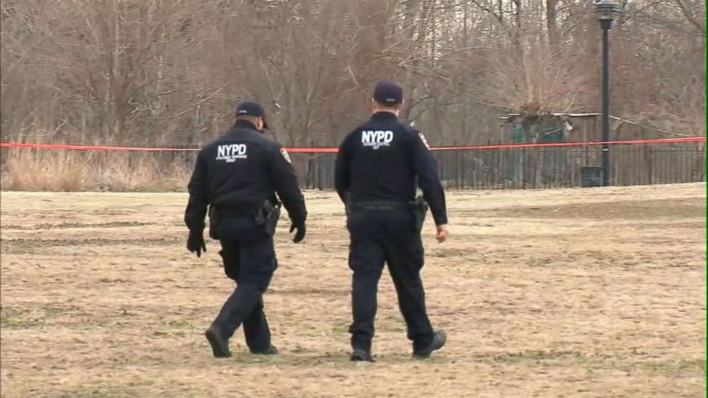 PHOTO: Police investigating the gruesome discovery of a dismembered woman in a Brooklyn park, April 10, 2018.