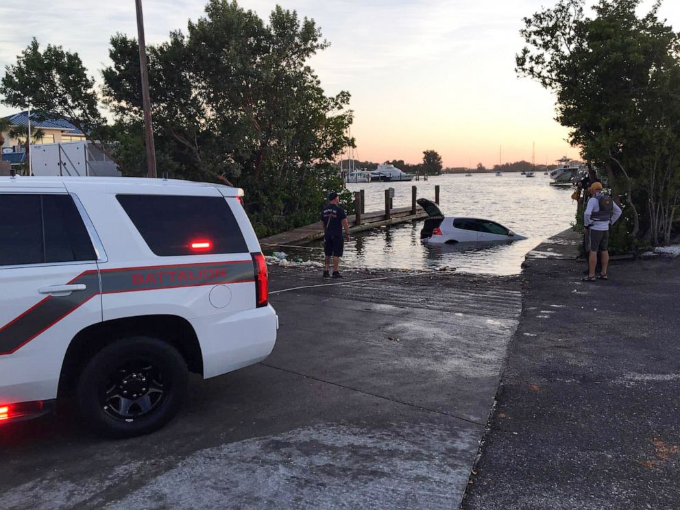 PHOTO: An 81-year-old woman was trapped in submerged car for 10 hours when she was rescued by kayaker in Venice, Florida.