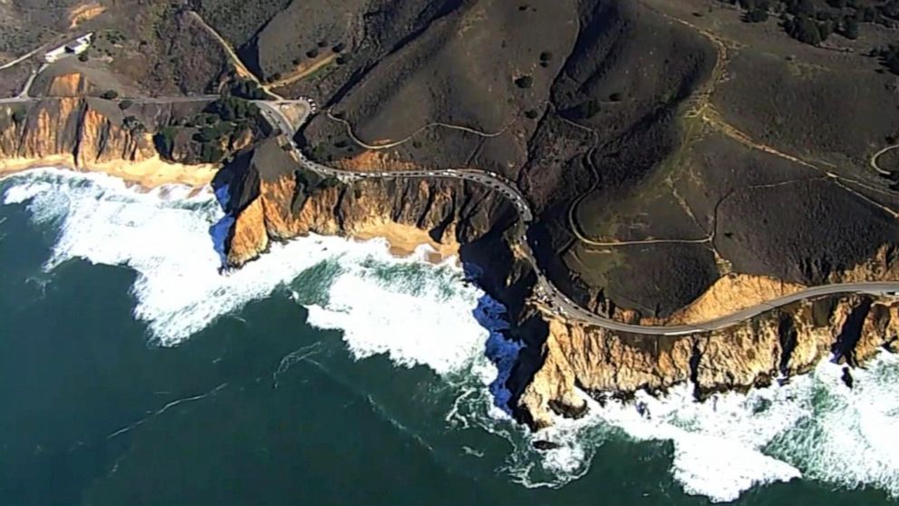 PHOTO: Authorities in California are still trying to locate a car last seen going over a cliff near Gray Whale Cove State Beach.