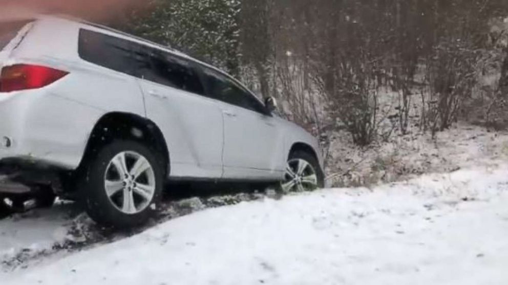 Winter storm moving east heading into weekend - ABC News