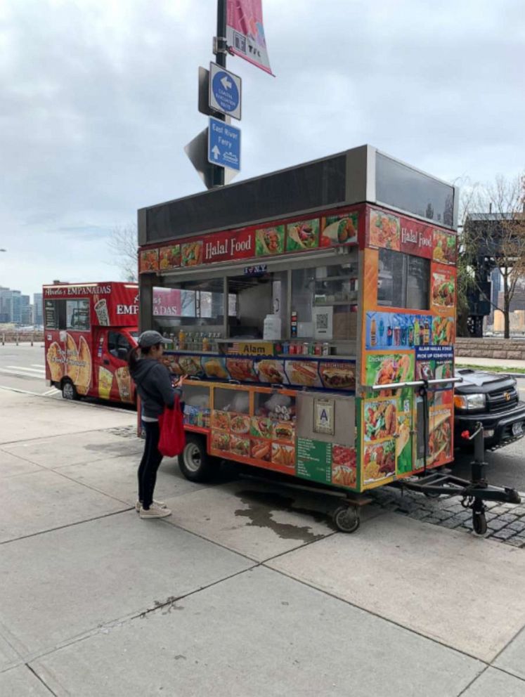 Feeding The City While Fasting What Ramadan Means To NYC s Halal Cart 