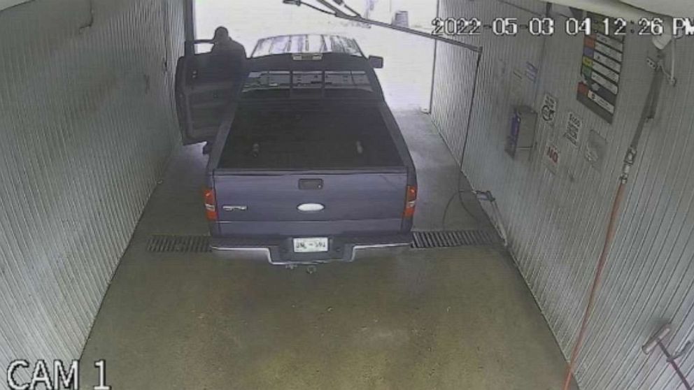 PHOTO: A vehicle believed to have been used by Casey White and Vicky White was found in a car wash in Evansville, Ind.