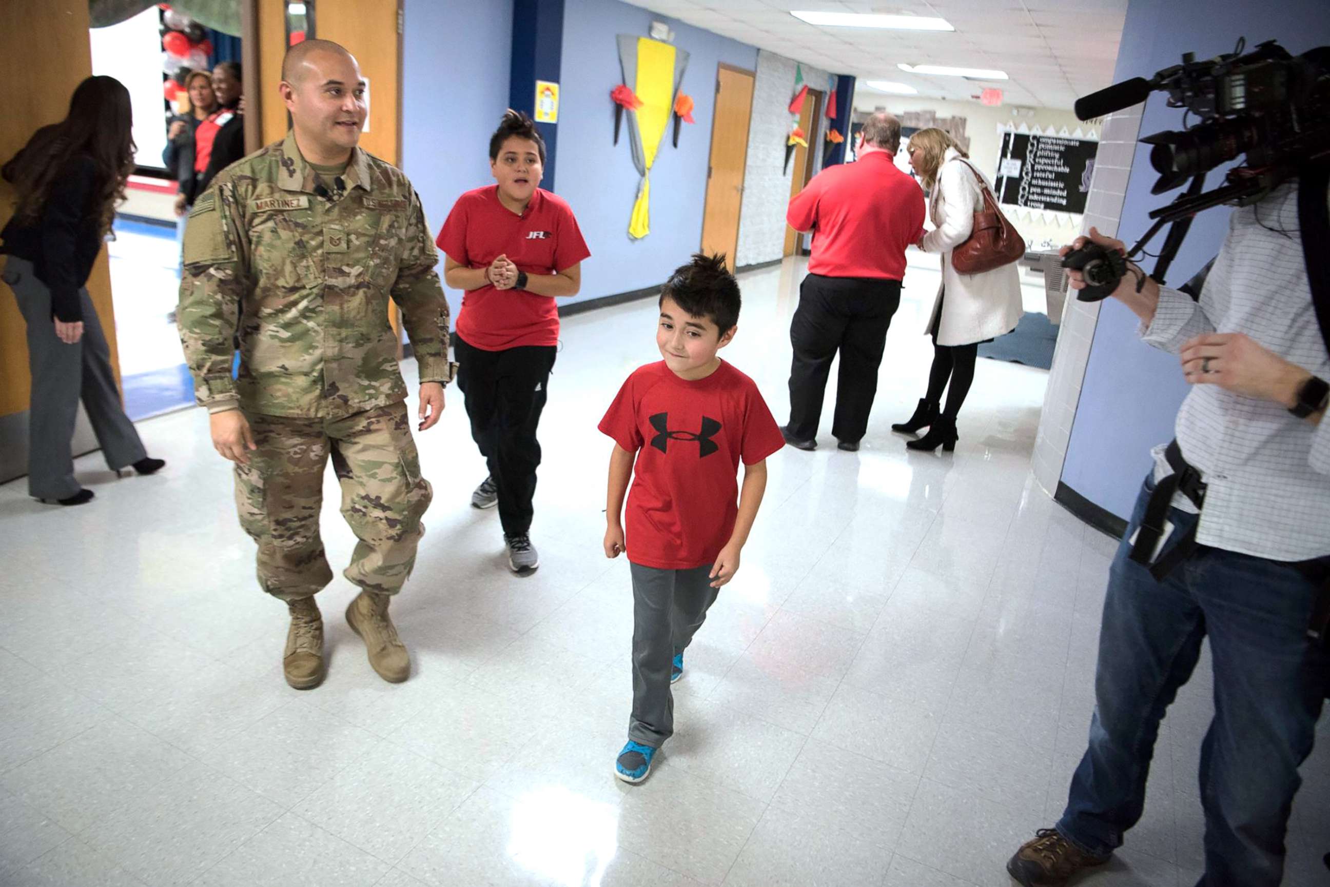 PHOTO: On Monday, U.S. Air Force Technical Sgt. Cesar Martinez dressed in the Pirrung Elementary School mascot costume in Texas to surprise his sons, Gabriel and Gavin, as he returned from a six-month tour in the Middle East.