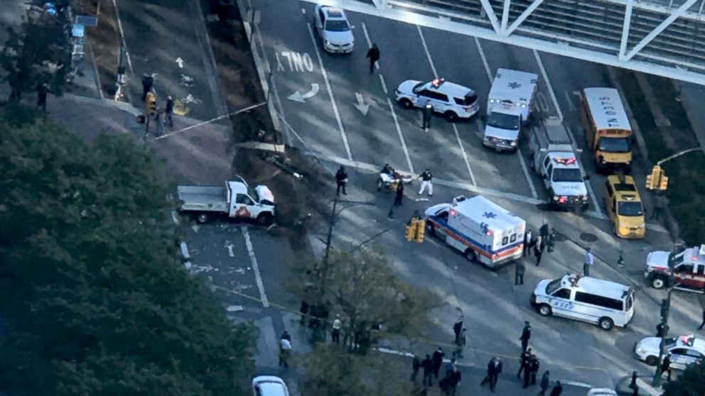 PHOTO: Authorities respond to incident in lower Manhattan in New York City, Oct. 31, 2017.