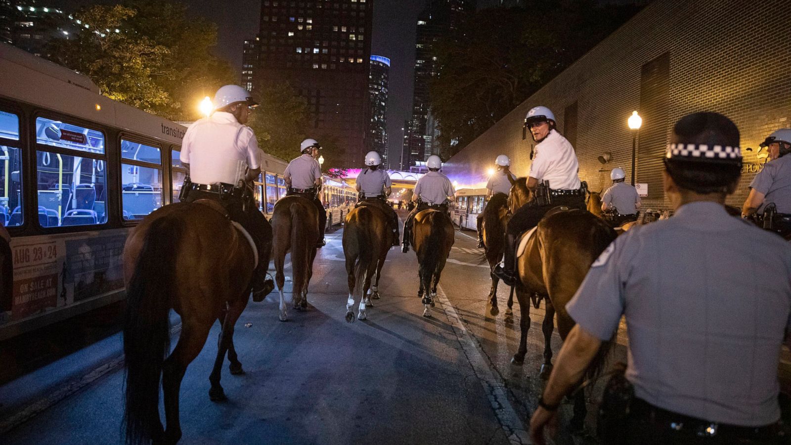 Police: More Than a Dozen Trampled in Navy Pier July 4 Stampede, Chicago  News