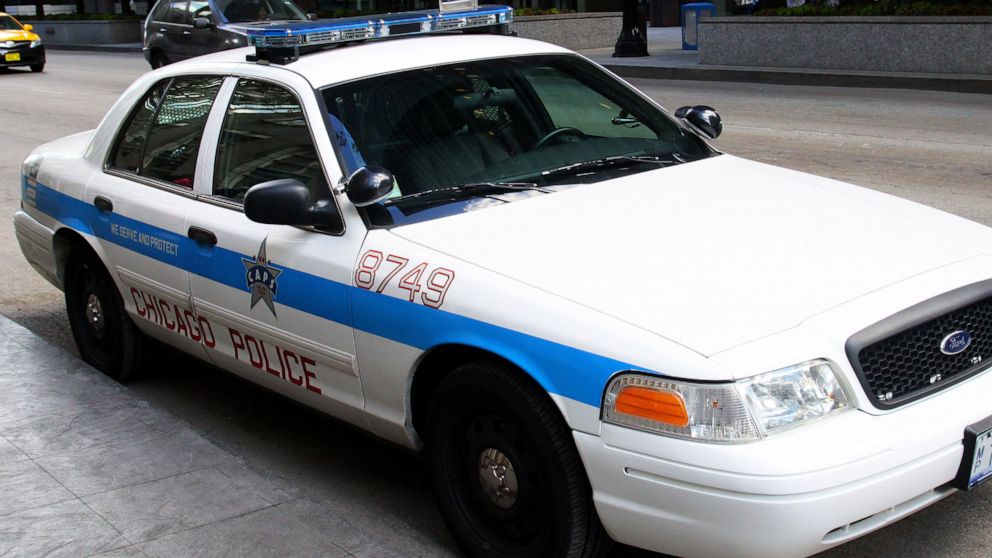 PHOTO: CHICAGO - AUGUST 23:  A Chicago Police Car, is parked downtown in Chicago, Illiinois on AUGUST 23, 2012.  (Photo By Raymond Boyd/Michael Ochs Archives/Getty Images)