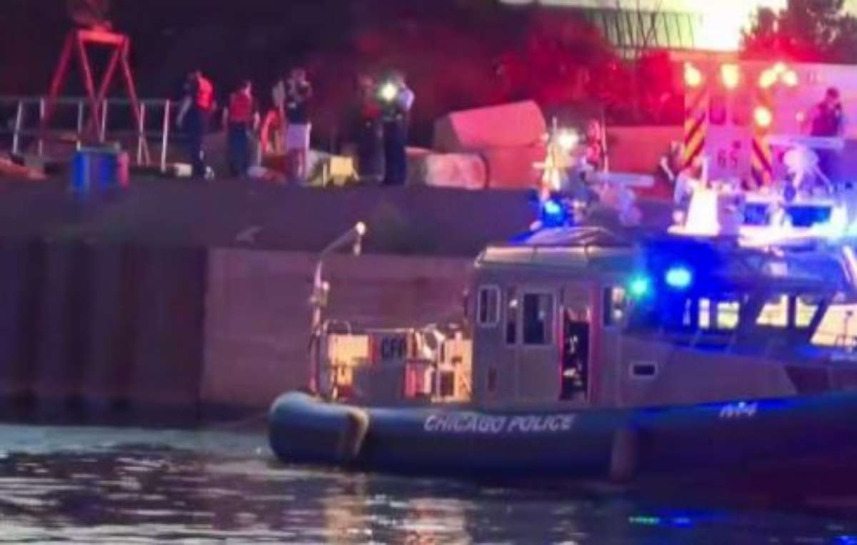 A Chicago dive-team firefighter died trying to rescue a boater Monday night.