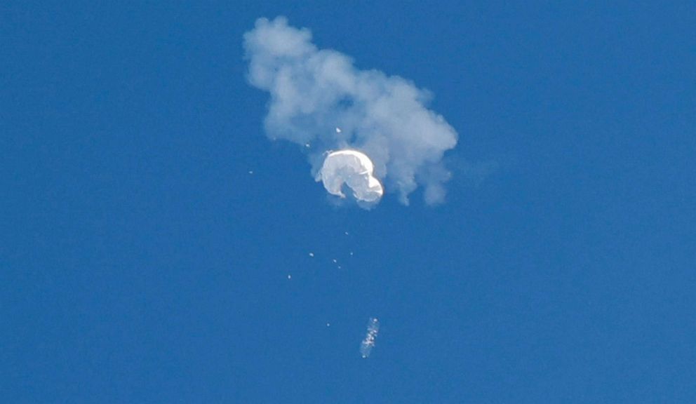 PHOTO: The suspected Chinese spy balloon drifts to the ocean after being shot down off the coast in Surfside Beach, S.C., Feb. 4, 2023.