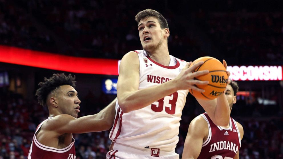 Wisconsin basketball player raises over $150K for hometown wrecked by tornadoes - ABC News