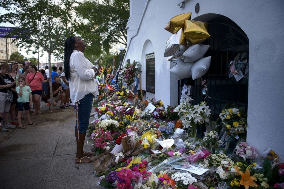 PHOTO: In this June 19, 2015, file photo, a woman cries at a makeshift memorial outside Emanuel AME Church in Charleston, S.C.