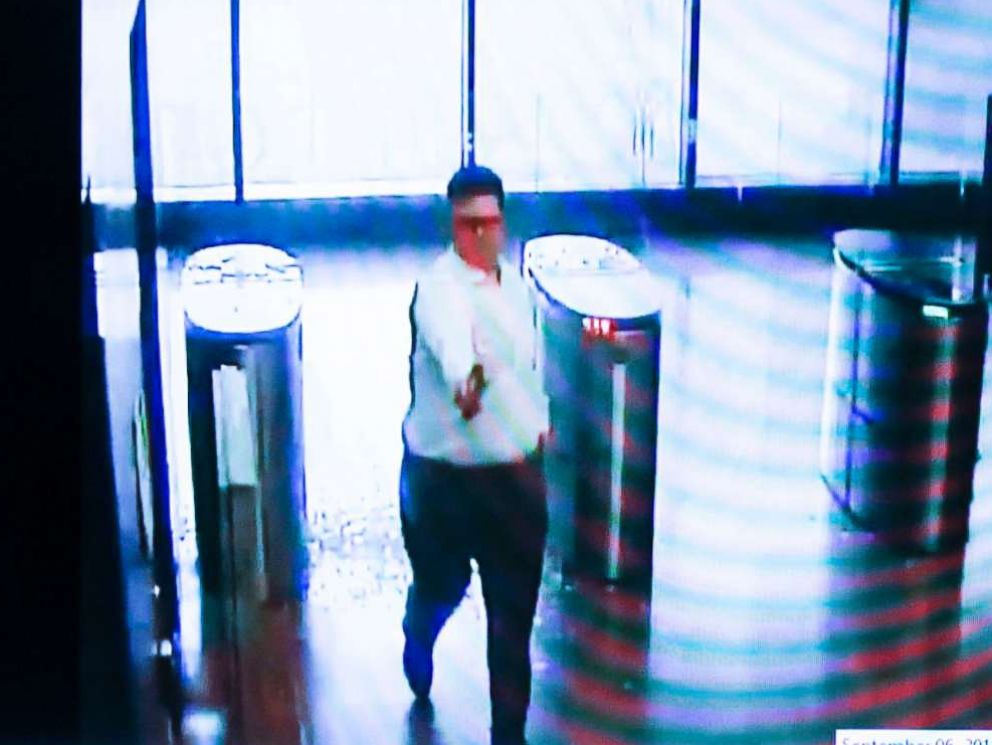 PHOTO: Suspect Omar Enrique Santa Perez appears on a security video that was aired at a press conference on September 7, 2018 in Cincinnati, detailing the incident of the day before in the downtown business district. city.