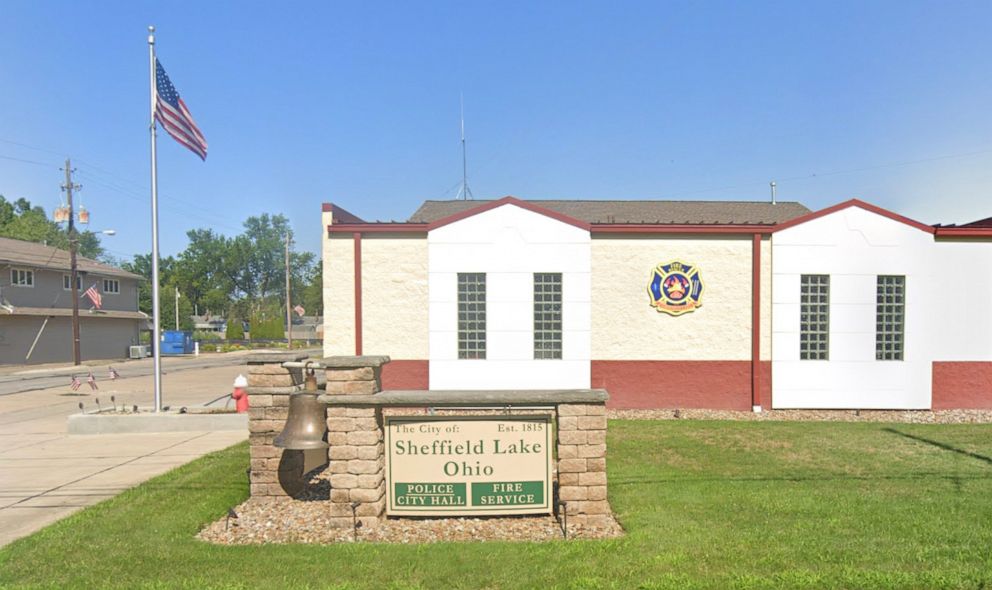 PHOTO: Sheffield Lake City Hall in  Sheffield Lake, Ohio.