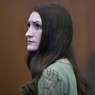 PHOTO: Defendant Lindsay Clancy looks at the jury after Judge William Sullivan declared a mistrial in Clancy's murder trial, Sept. 4, 2026, in Plymouth, Mass.